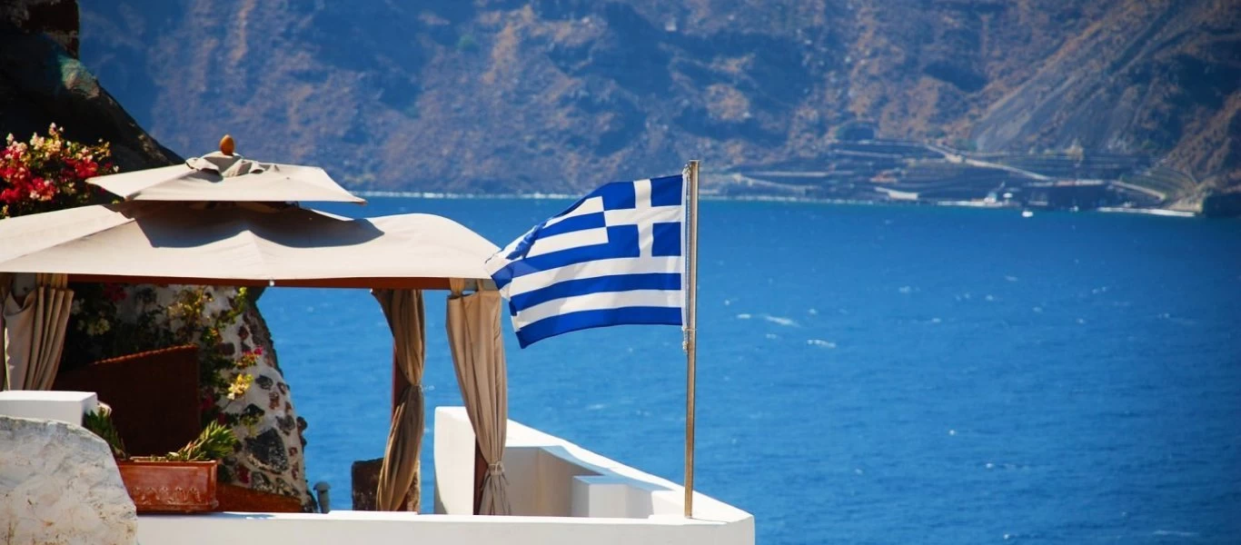 Τουρισμός: Ποιες χώρες είναι στην White List & ποιες είναι στην Black List - Αγώνας δρόμου να μην χαθεί εντελώς η χρονιά
